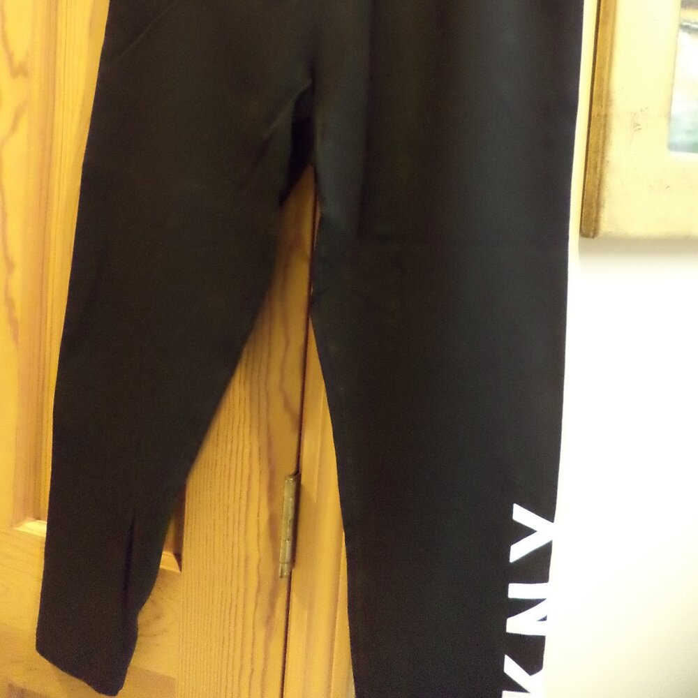 DKNY SPORT Black Leggings with White Print~ 90% Cotton 10% Elastane - Suze: XL